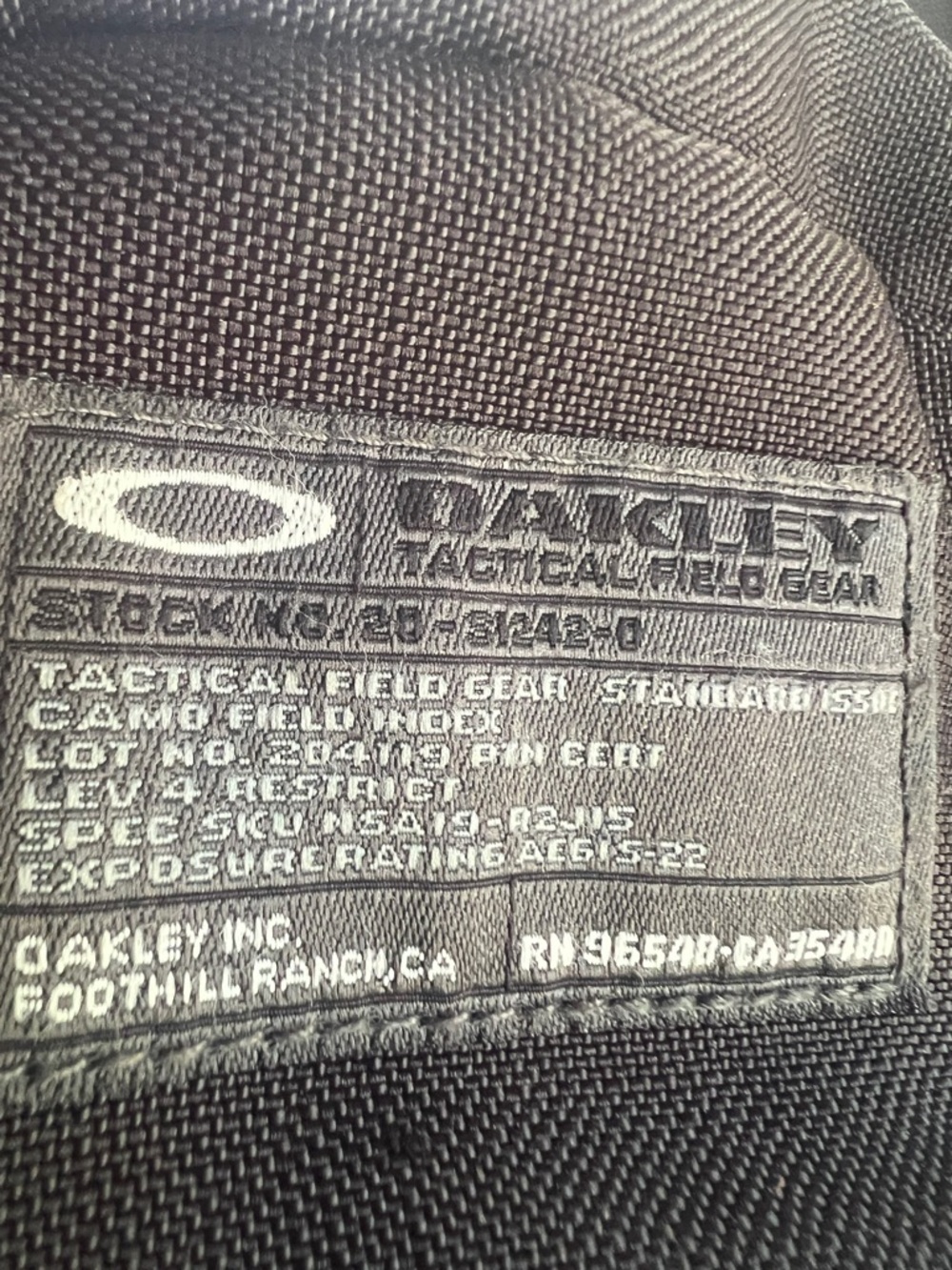 Oakley Black Men's Everyday Backpack with Silver Logo - Picture 2 of 8